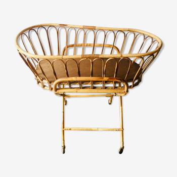 Bassinet and rattan support