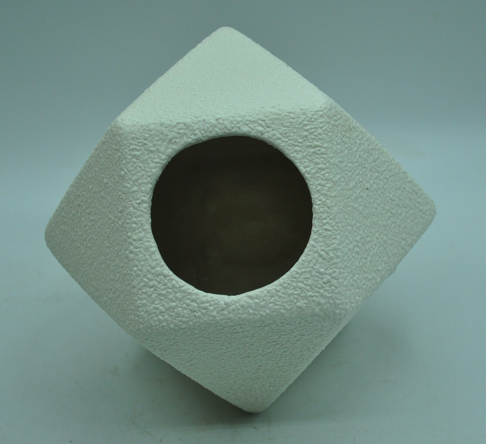 Vase porcelaine perlée corail design