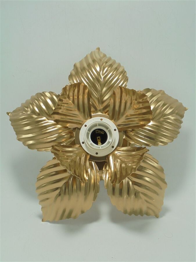Golden flower wall lamp