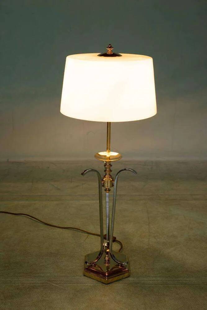 Vintage brass table lamp in Hollywood Regency style from the 50s/60s.
