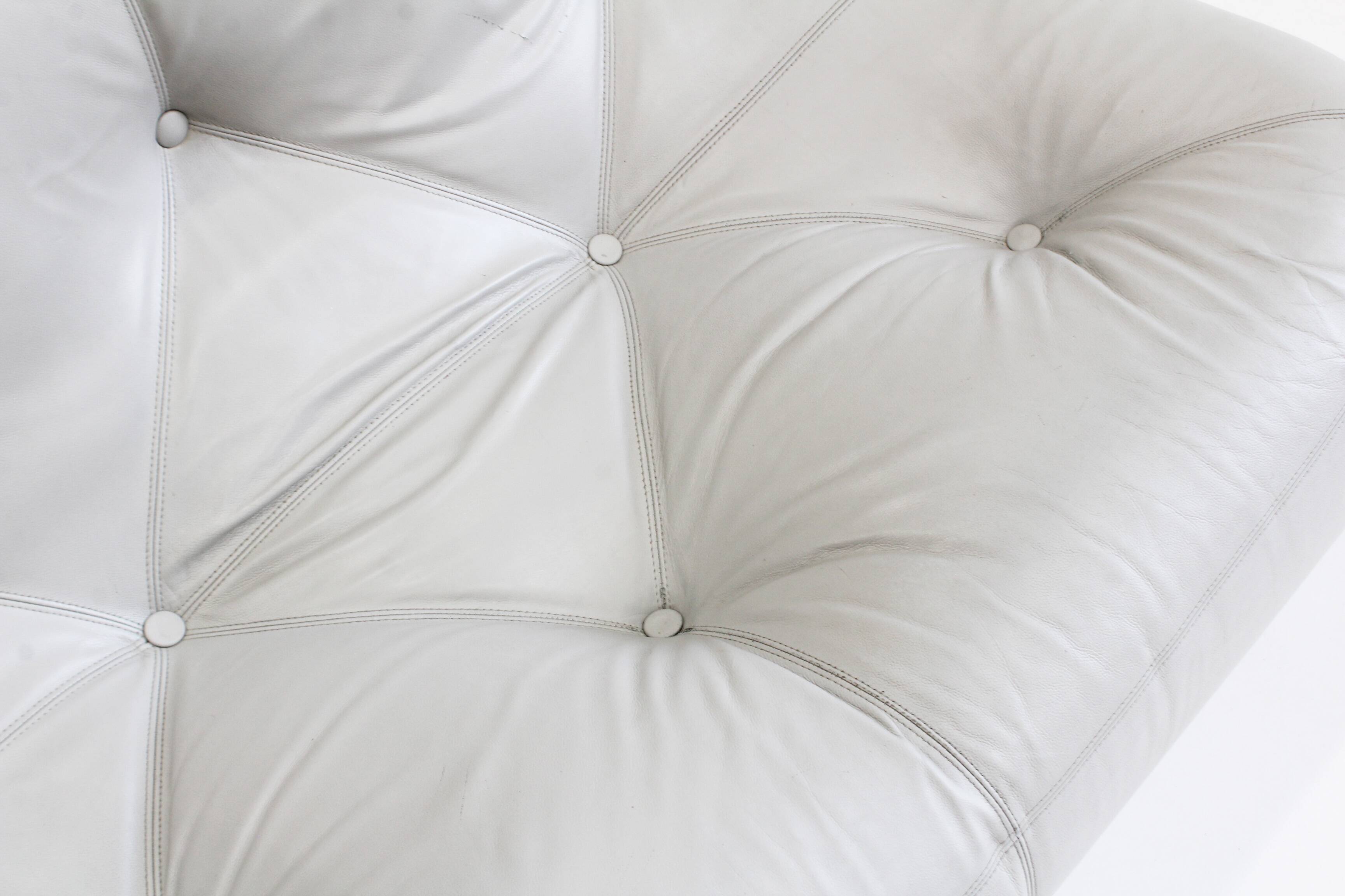 Canapé Kali en cuir gris de Michel Ducaroy pour Ligne Roset