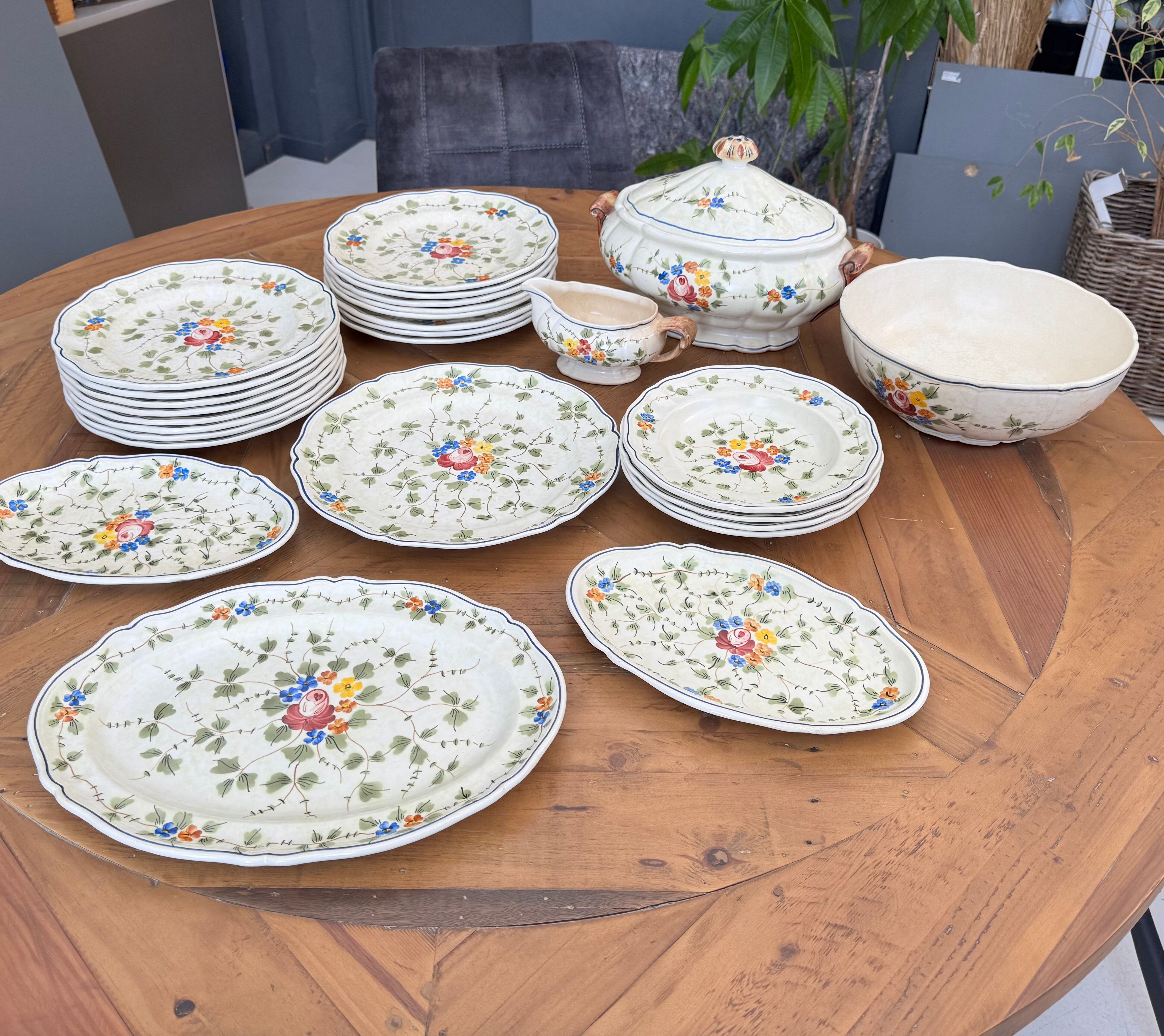 Vintage tableware service from Longchamp, France, 1950, Set of 27