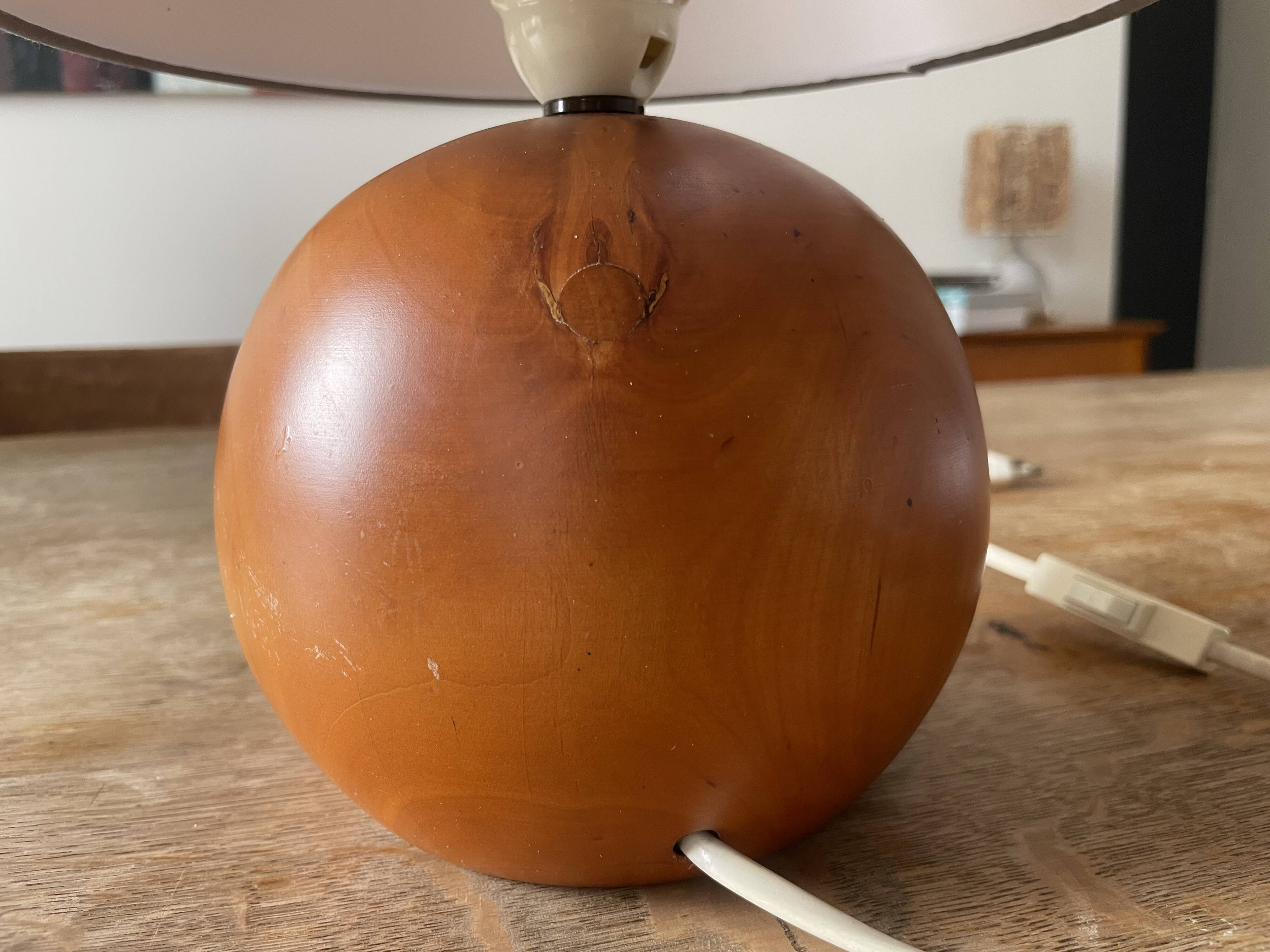 Wooden ball lamp