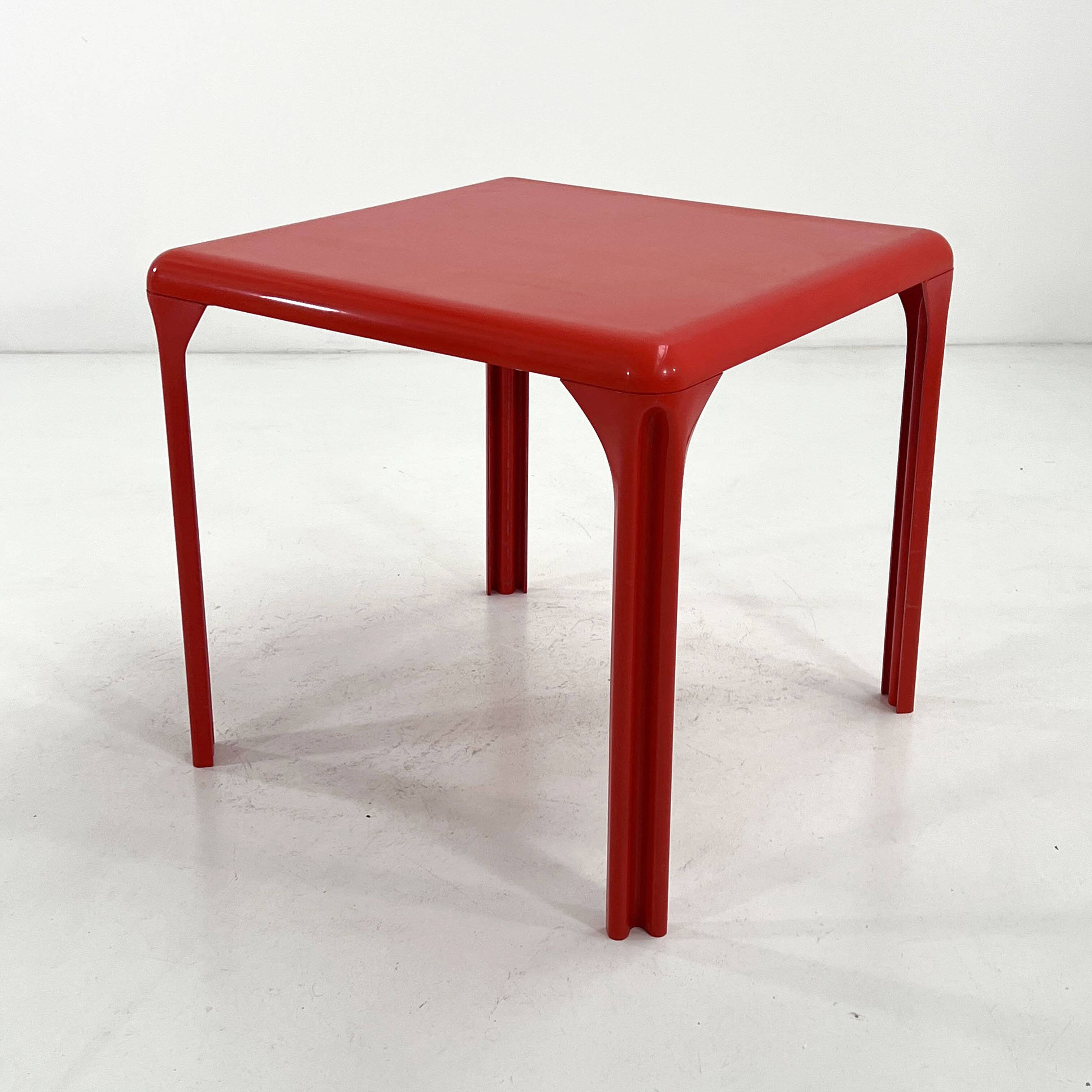 Stadio Red dining table by Vico Magistretti for Artemide, 1970