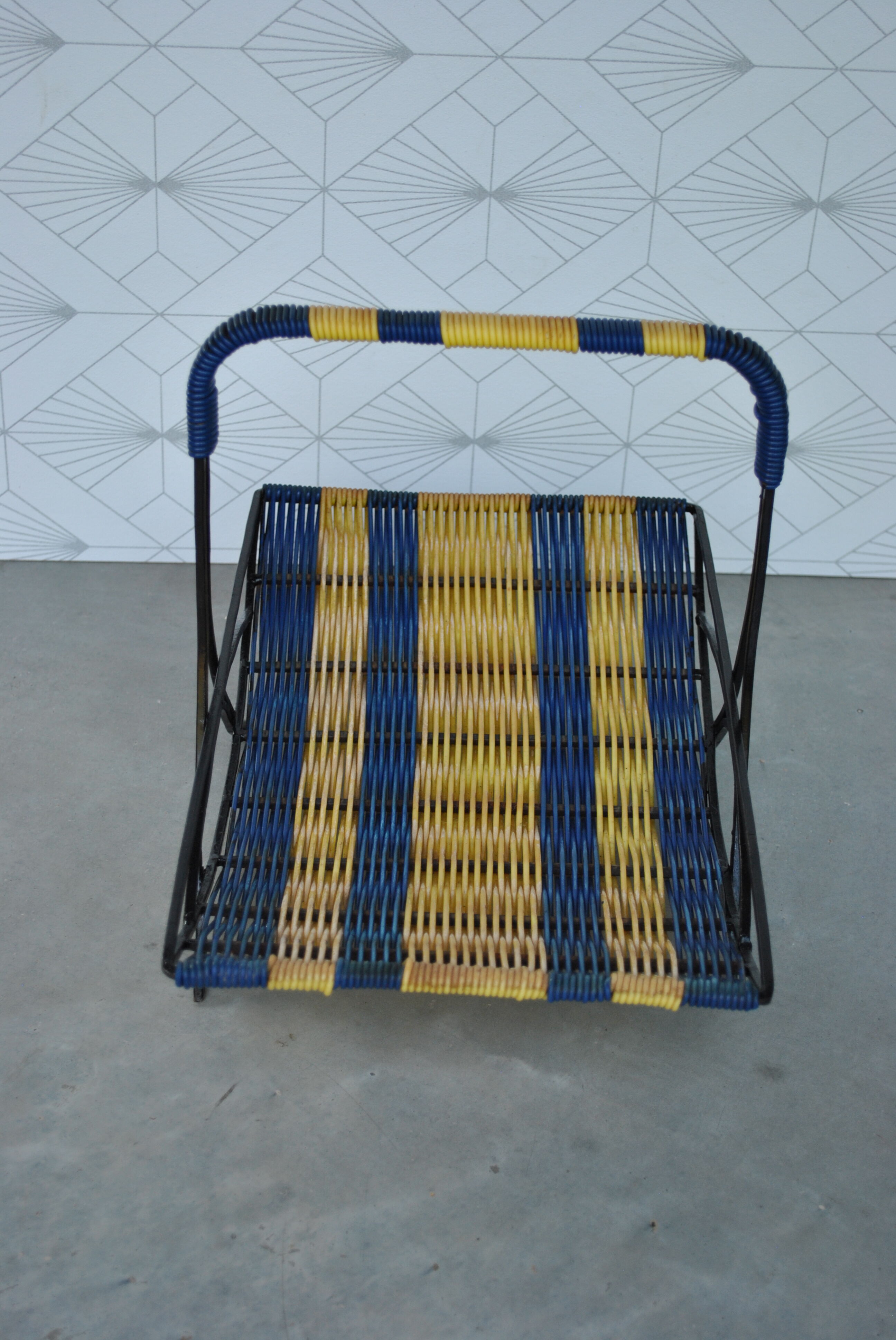 Scoubidou fruit basket 1960