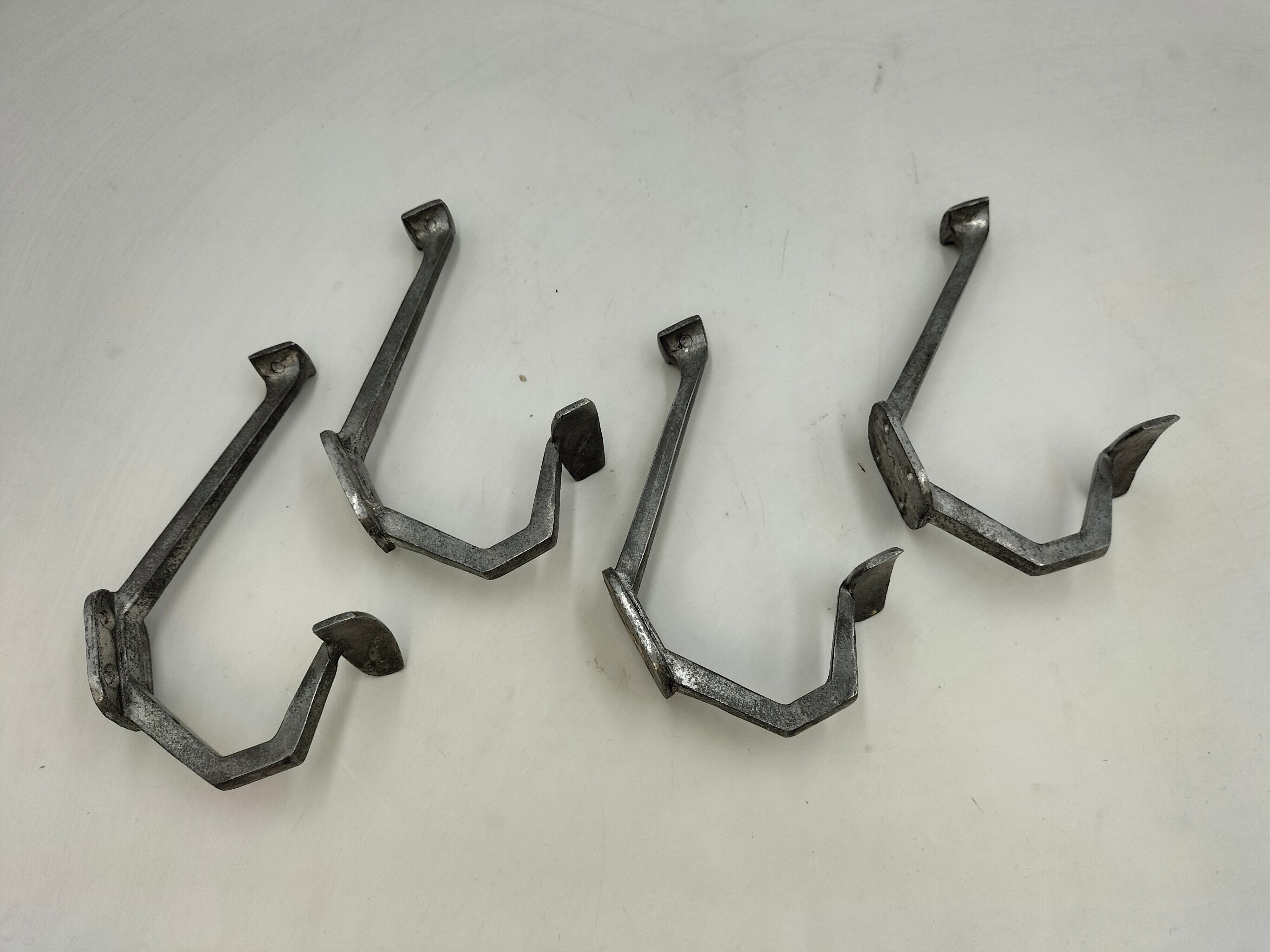 Set of 4 hooks