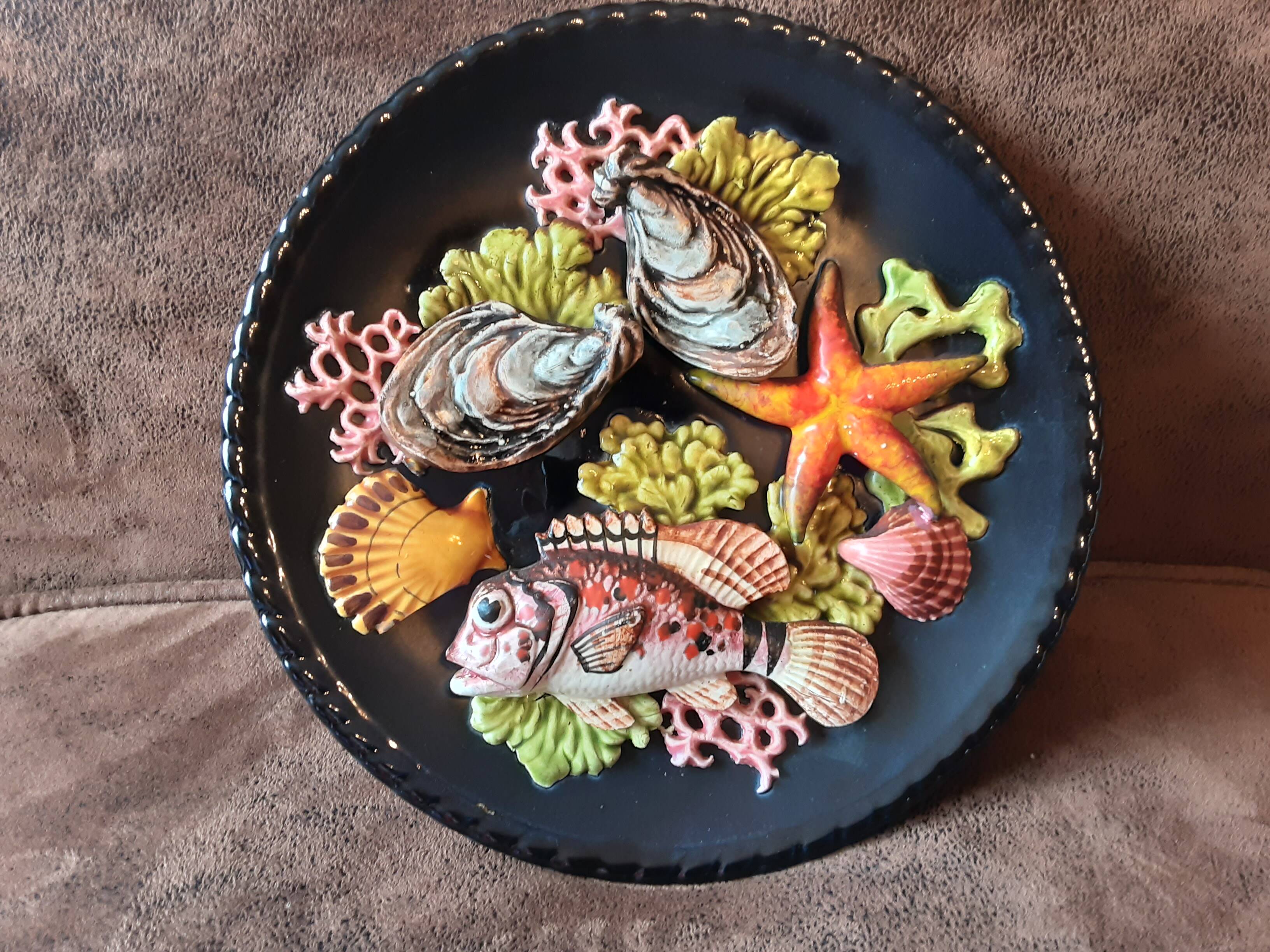 Decorative barbotine plate