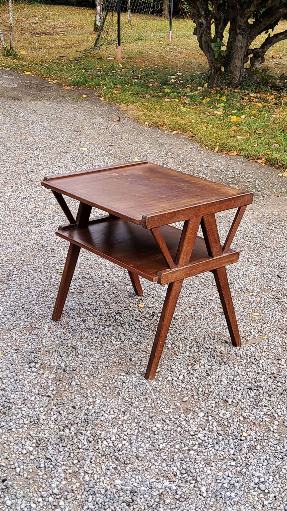 Table d’appoint vintage des années 50 en hêtre chêne et peuplier pieds compas