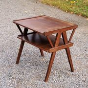 Table d’appoint vintage des années 50 en hêtre chêne et peuplier pieds compas