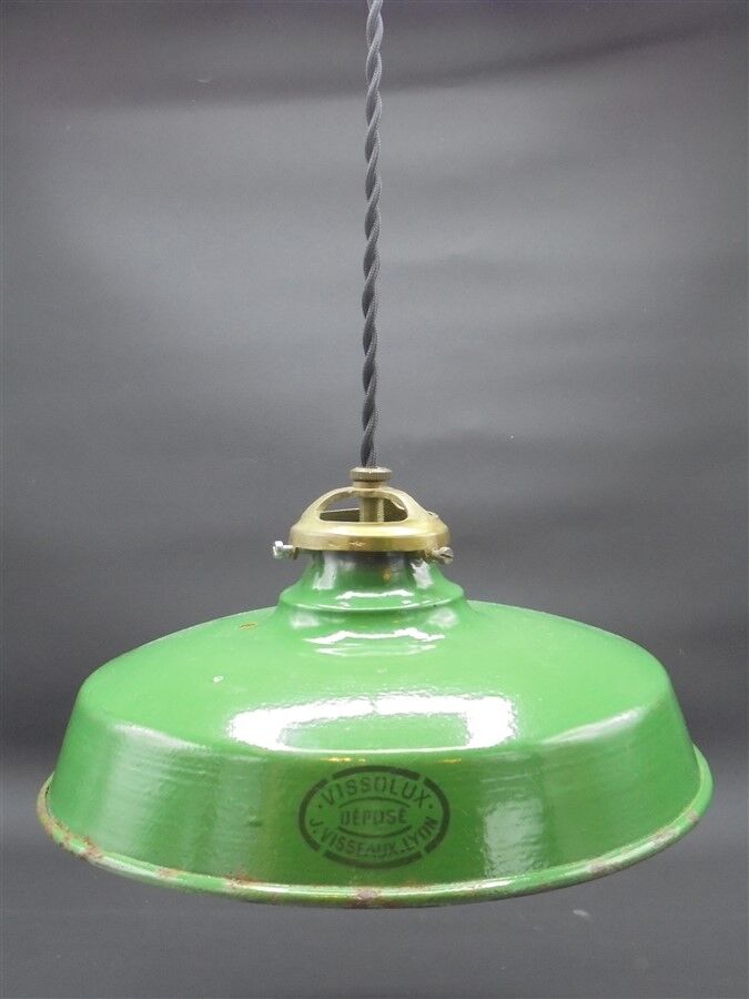 Enamelled sheet metal hanging