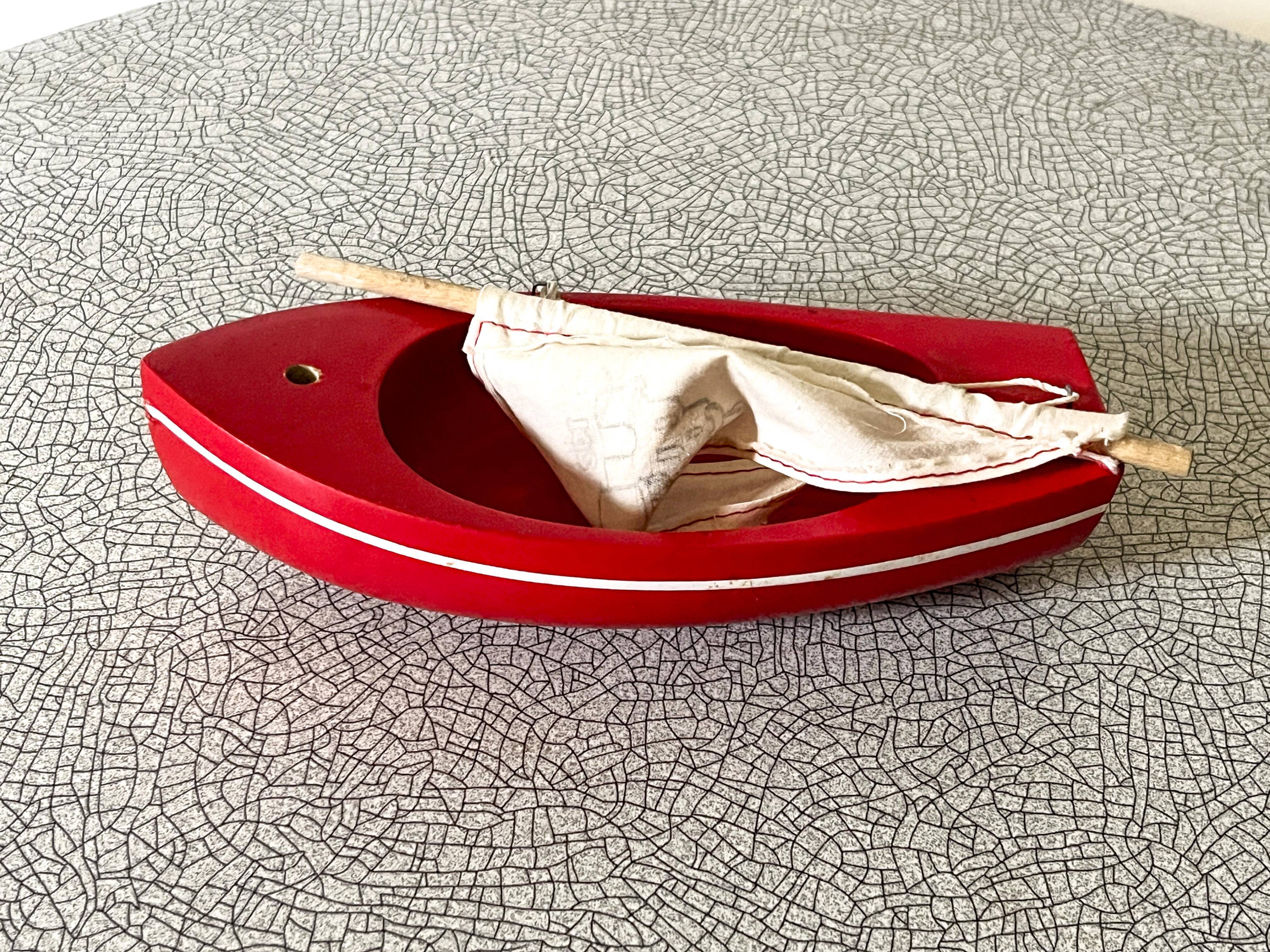 Tirot 201 basin sailing boat, vintage toy.