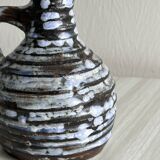 Vase en poterie ancienne