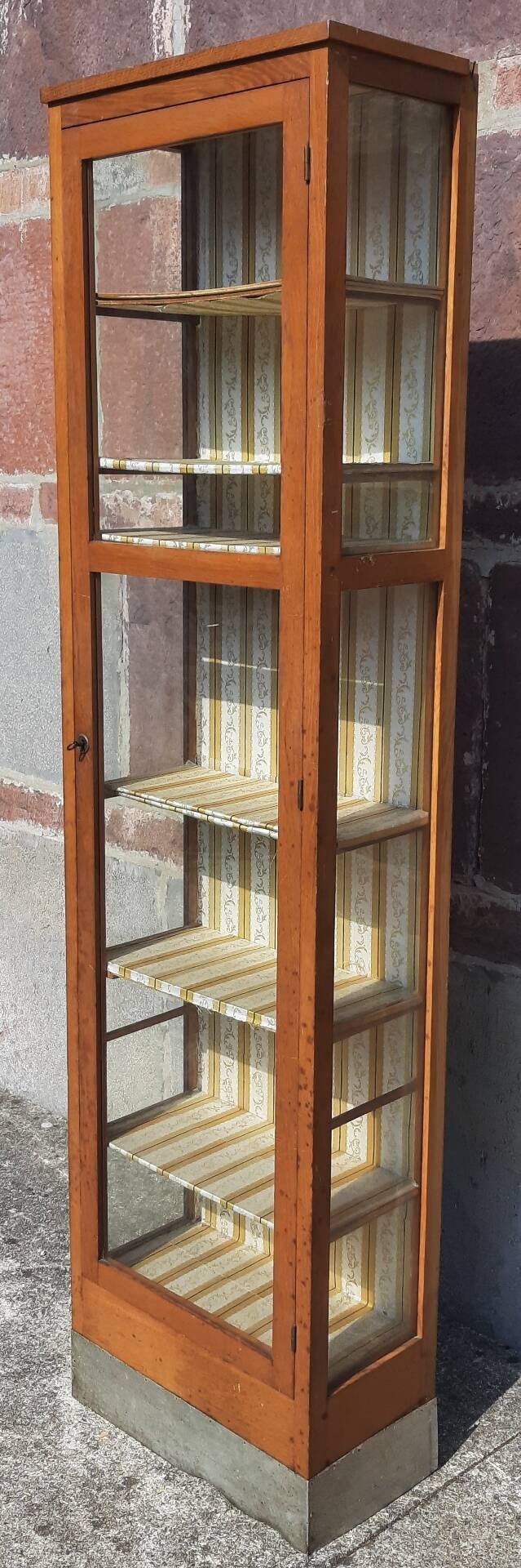 Display cabinet (Height 2.10m)