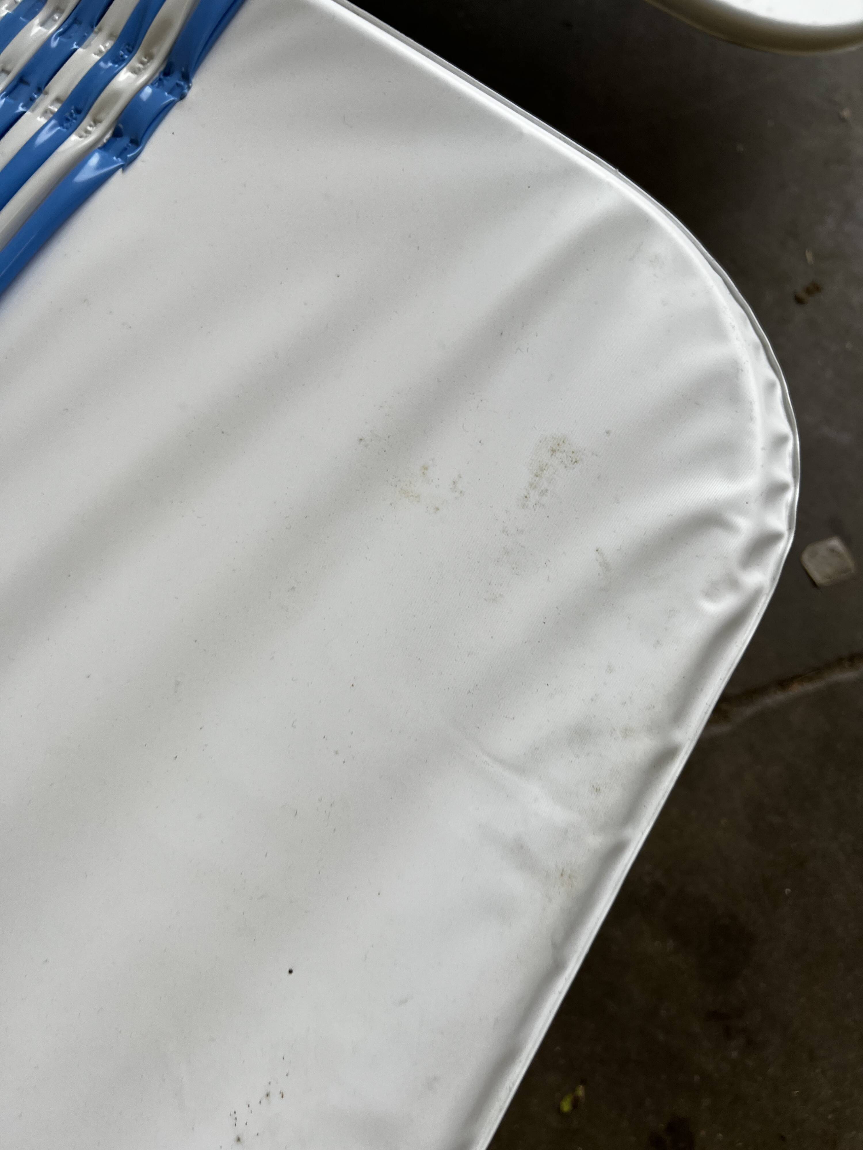 Set of 2 vintage folding lounge chairs