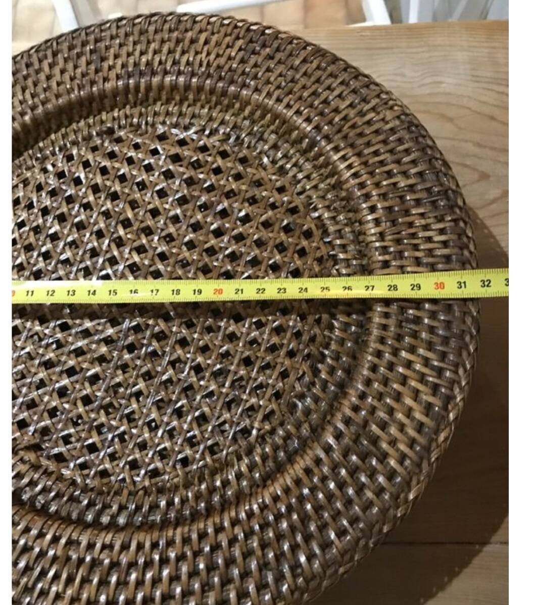Anciens Dessous Presentation plates round natural vintage rattan wicker antique