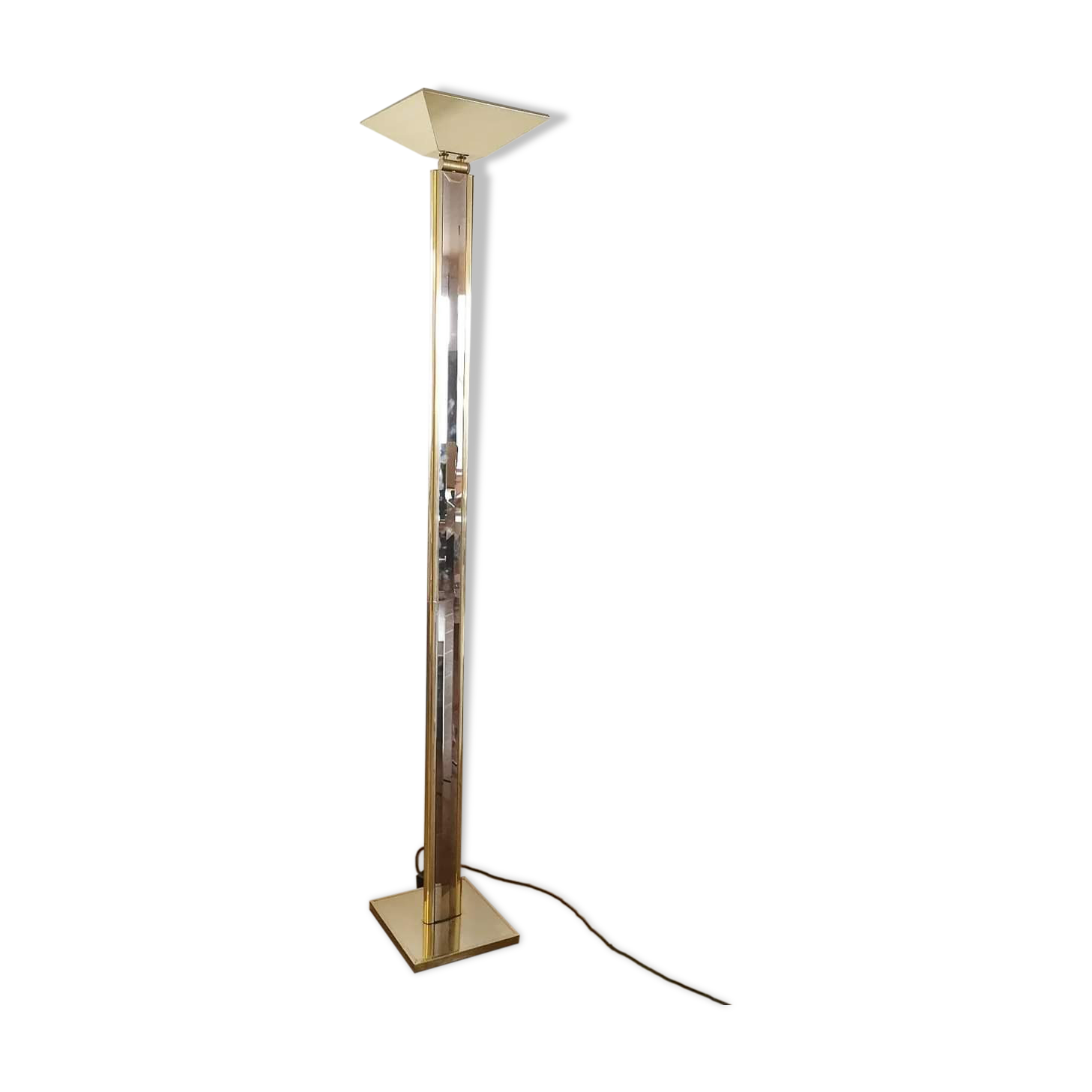 Lampadaire halogène doré et miroir