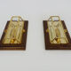 Paire d'appliques murales Sothis, structure bois, laiton et 3 faces en verre biseauté