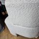 Lot 2 fauteuils petit modèle tissu bouclette, darrel