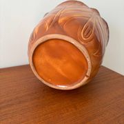Cache-pot artisanal vintage en céramique formant une fleur