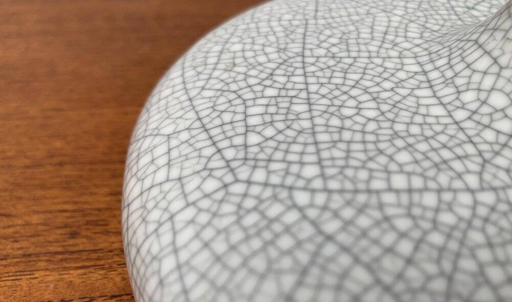 Postmodern minimalist ceramic vase in an organic shape by Asa Selection, 1980s.