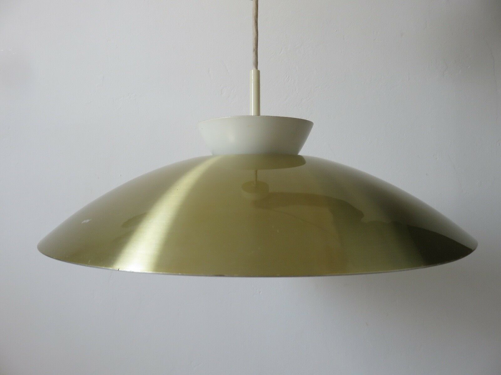Suspension scandinave aluminium doré années 70