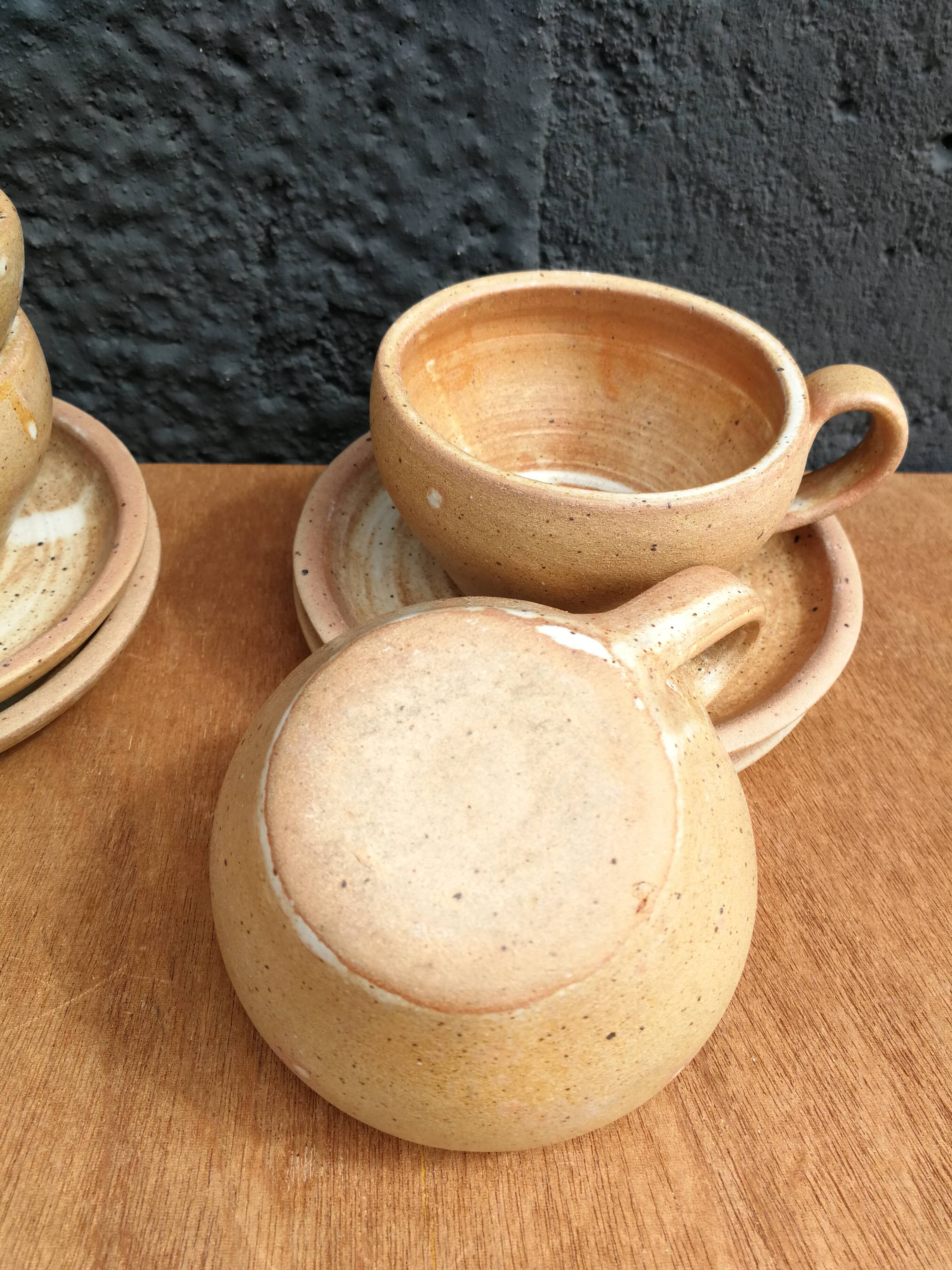 Set of 4 coffee/tea cups and saucers