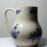 Fine earthenware pitcher with blue decoration, attributed to Saint-Uze, 19th century.