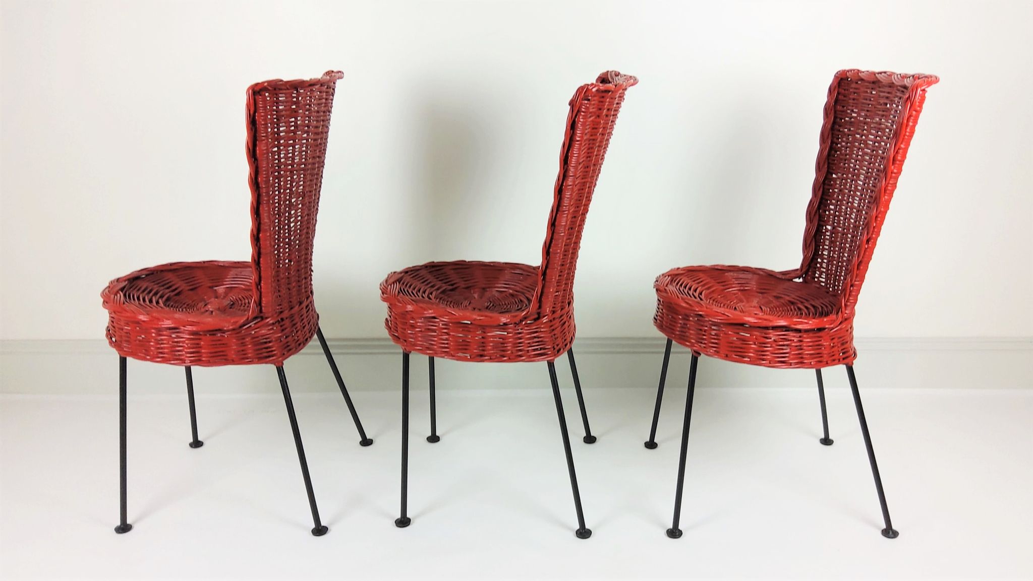 3 chaises en rotin et métal 1950