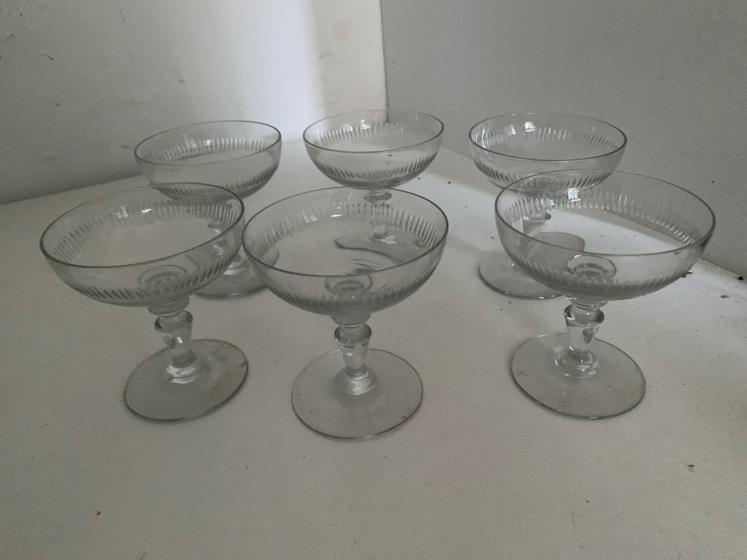 Six coupes à champagne