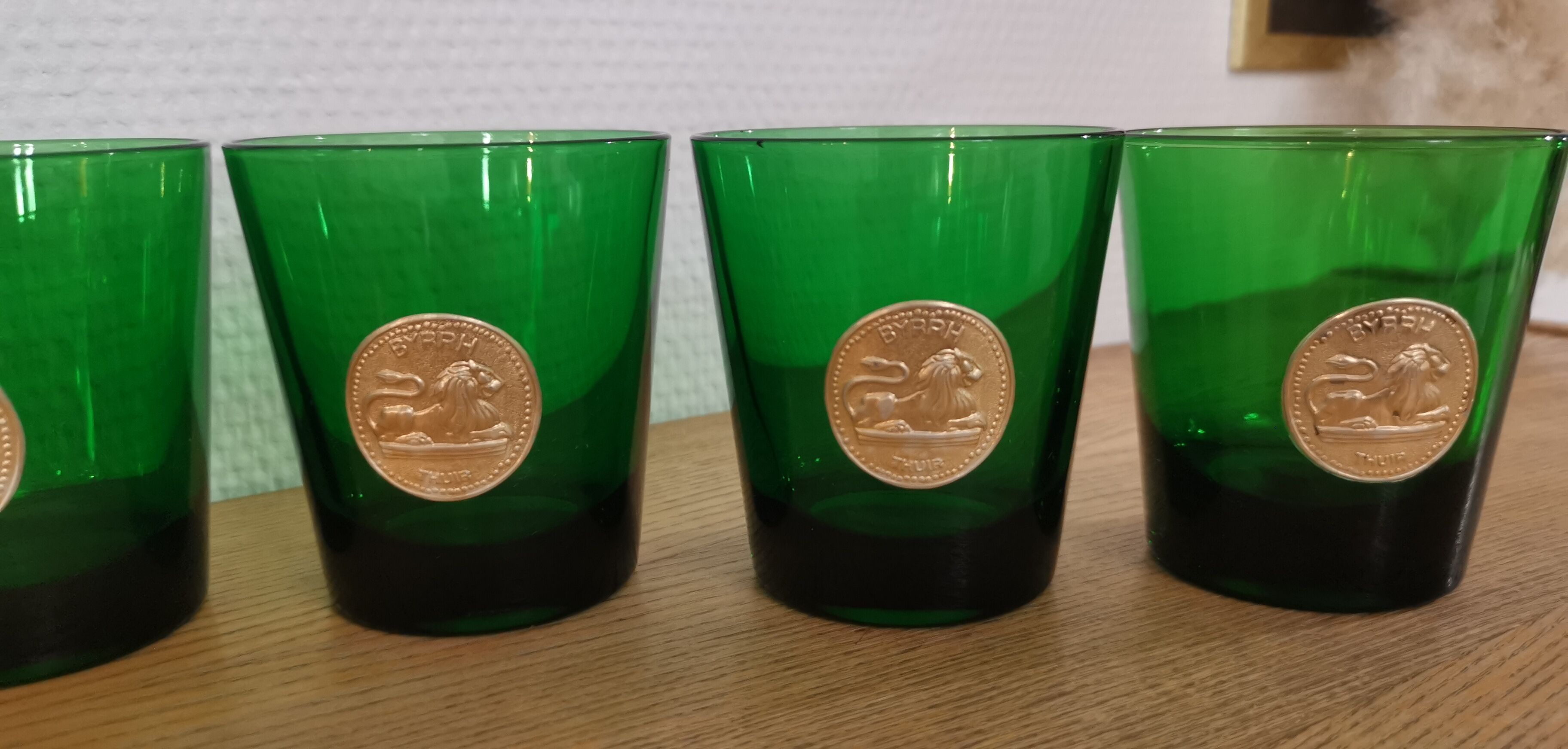 Set of 8 Dubonnet water glasses, vintage Louis d'or piece and bottle