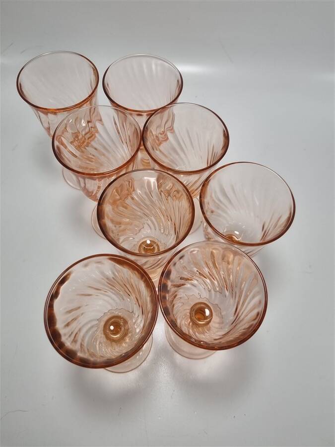 Set of 8 small Rosaline stemmed glasses