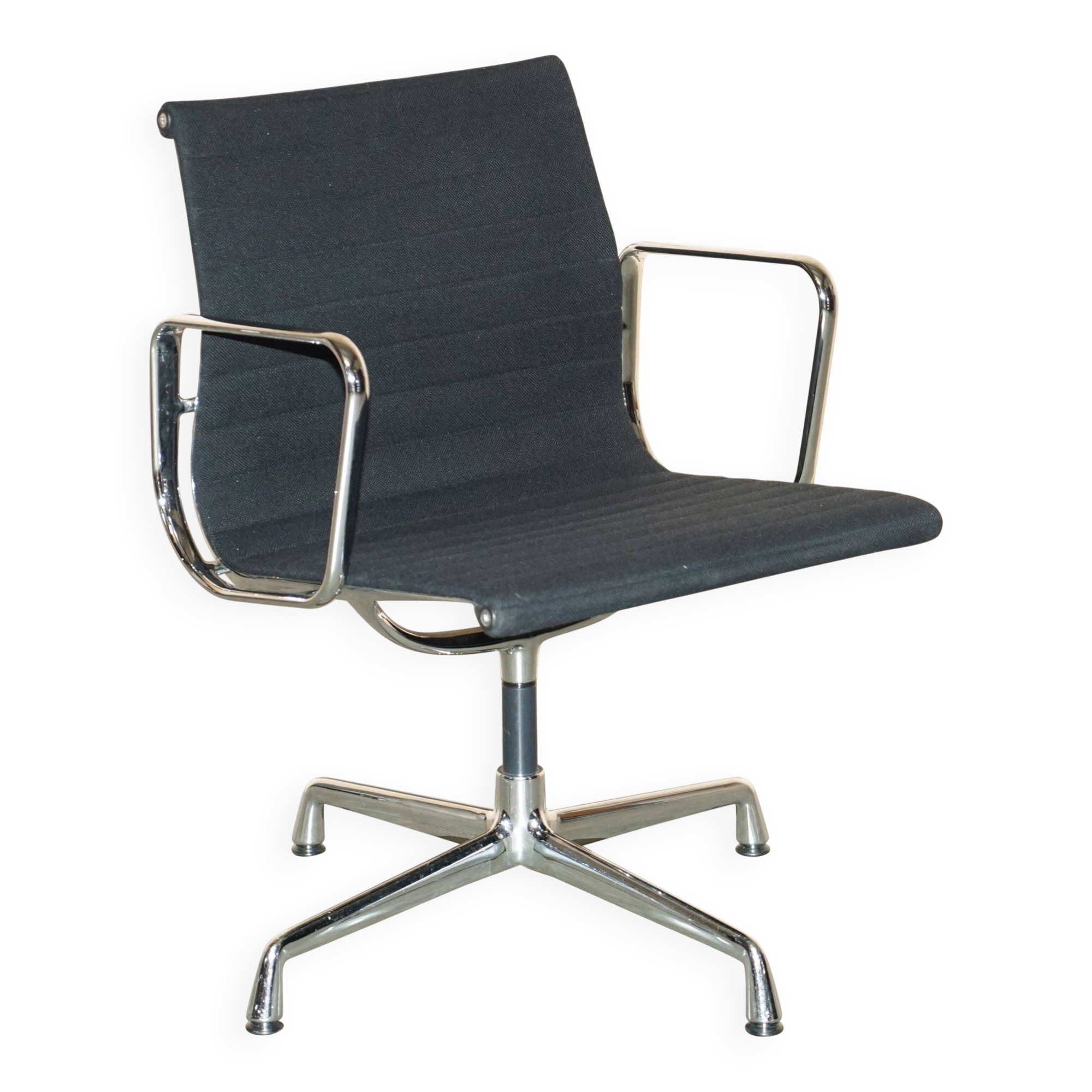 Charles & Ray Eames Vitra EA108 Hopsak swivel office chair