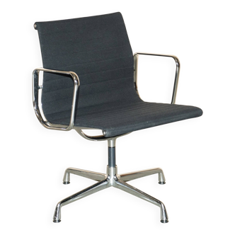 Fauteuil de bureau pivotant Charles & Ray Eames Vitra EA108 Hopsak