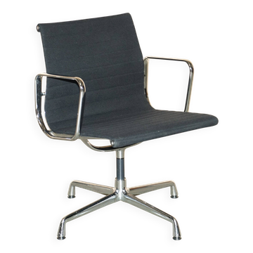 Charles & Ray Eames Vitra EA108 Hopsak swivel office chair