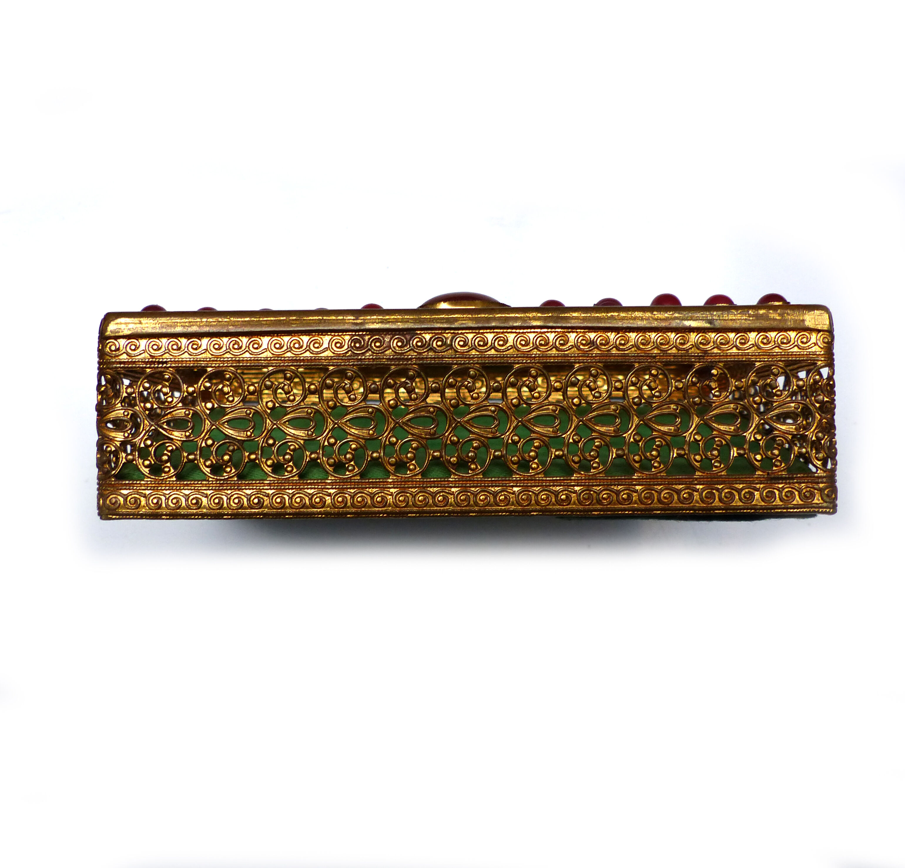 Metal and colored stone pocket emptier
