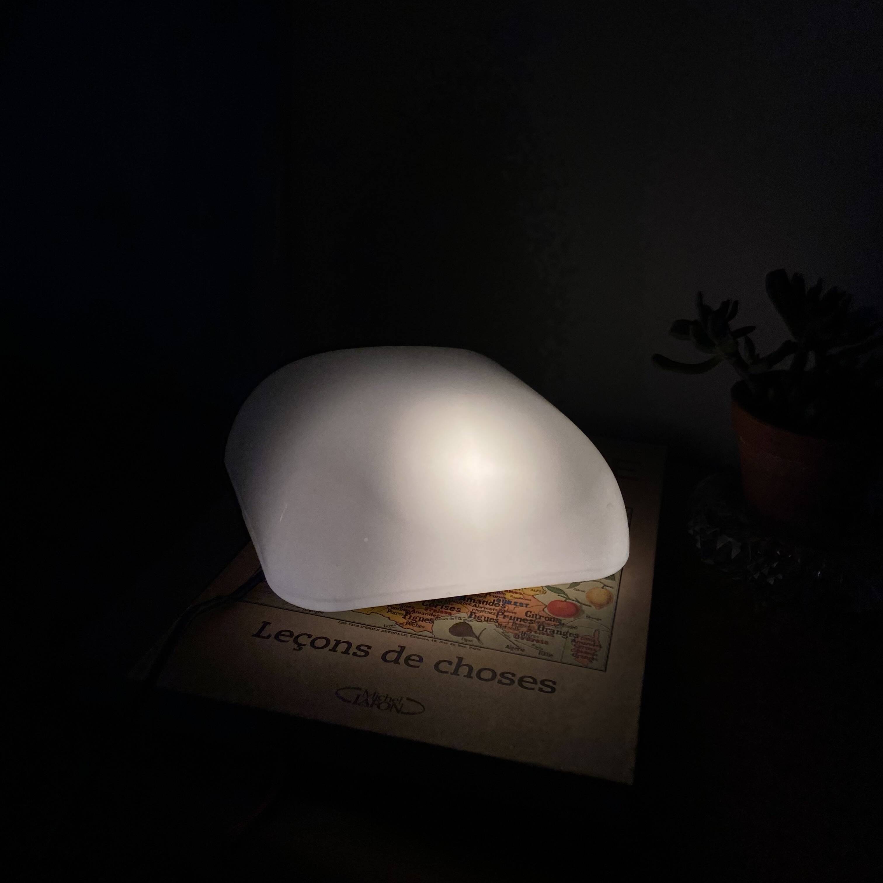 Square wall-mounted ceiling light in white opaline glass, 20 cm, vintage.