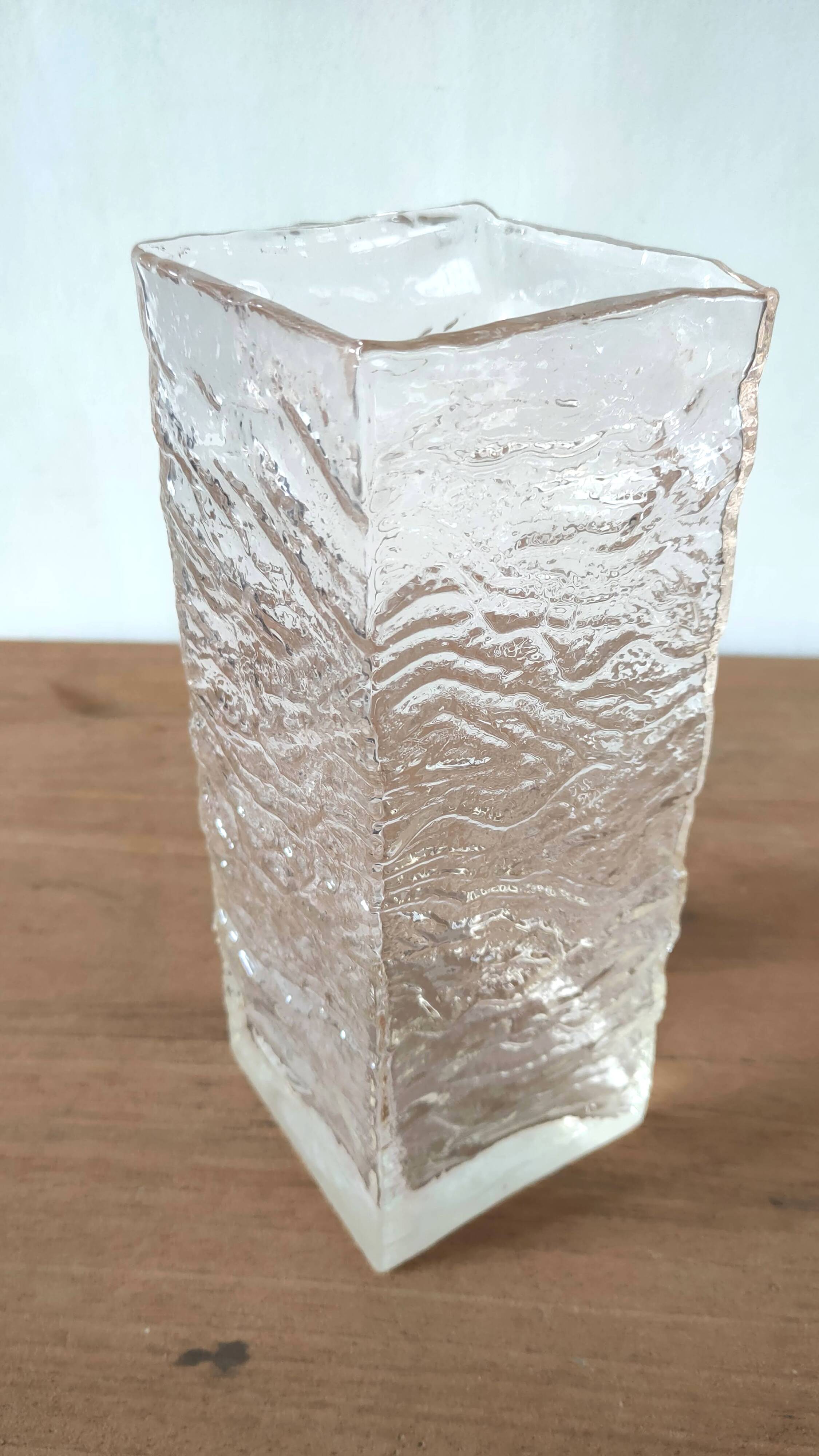 Bubble glass vase design from the 70s