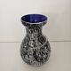 Vase en verre soufflé moucheté noir et blanc