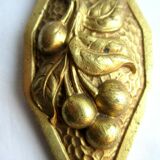 Art Deco wall light gilded bronze carved with cherries, pink tulip Rose in pink glass paste