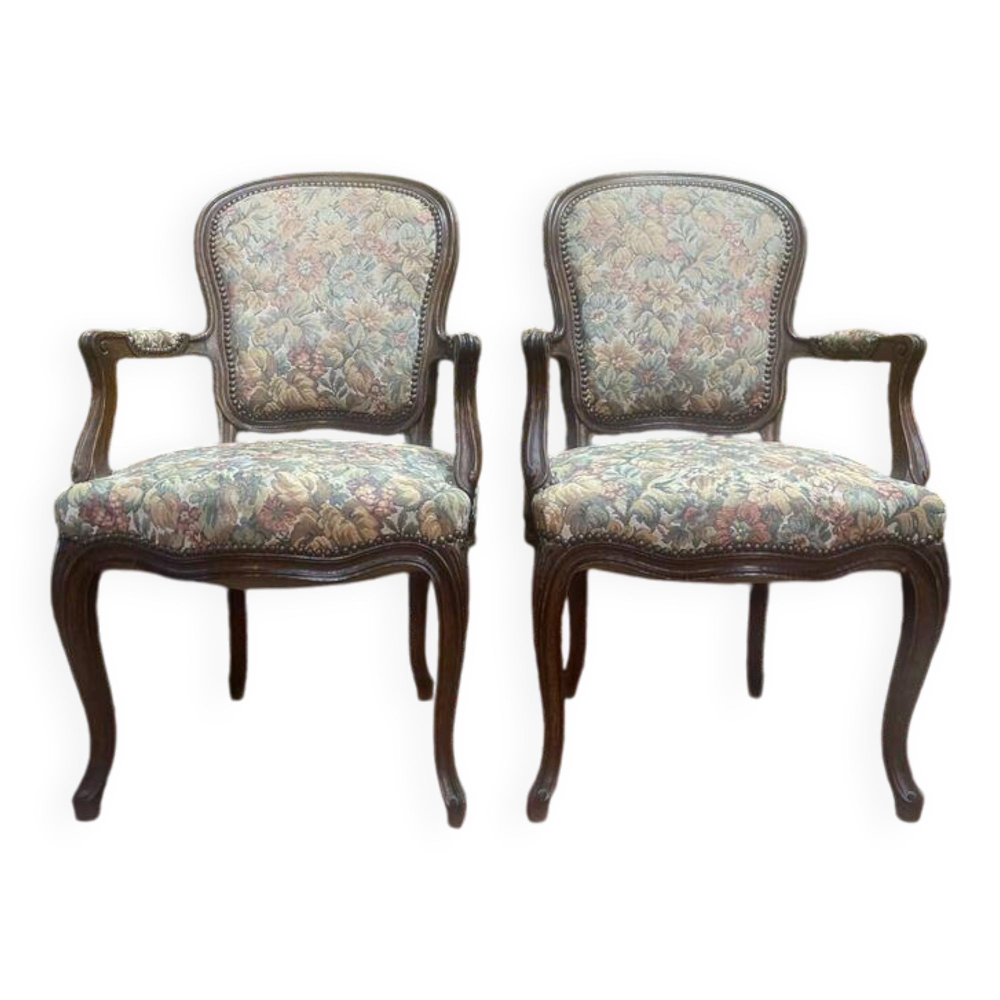Paire de fauteuils de style Louis XV en chêne