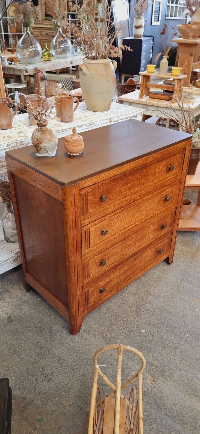 Antique chest of drawers