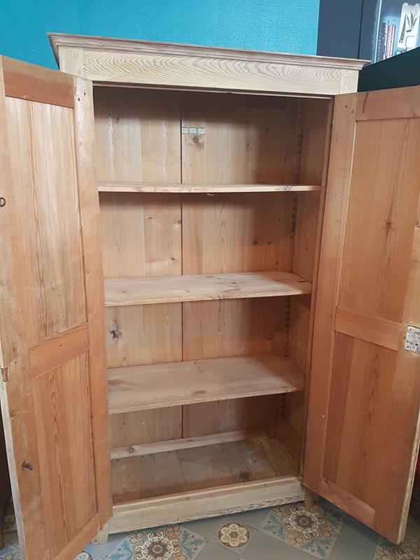 Ancienne Armoire Parisienne