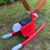 Lapin à bascule par Björn Dahlström pour Playsam