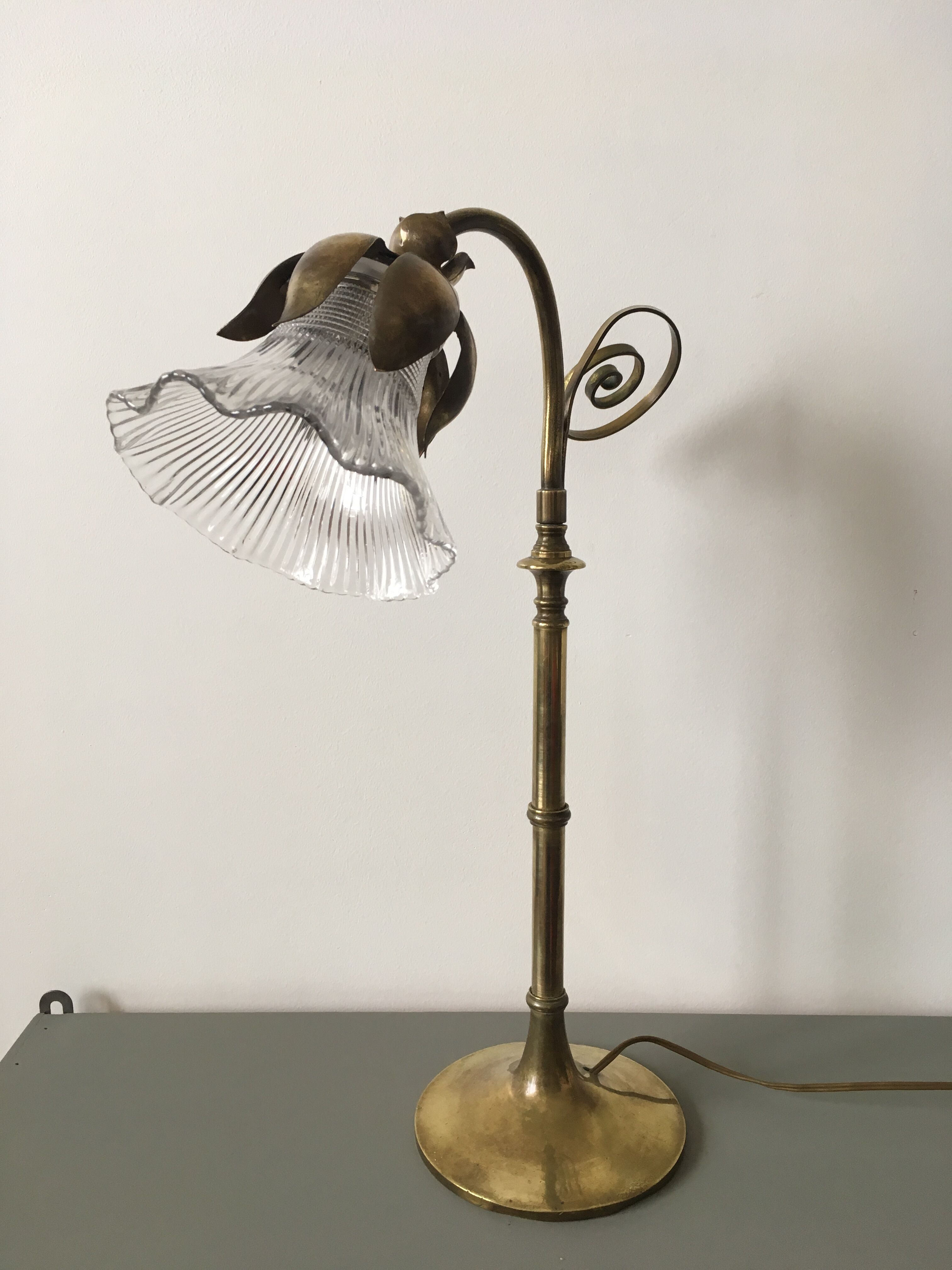 Brass flower lamp