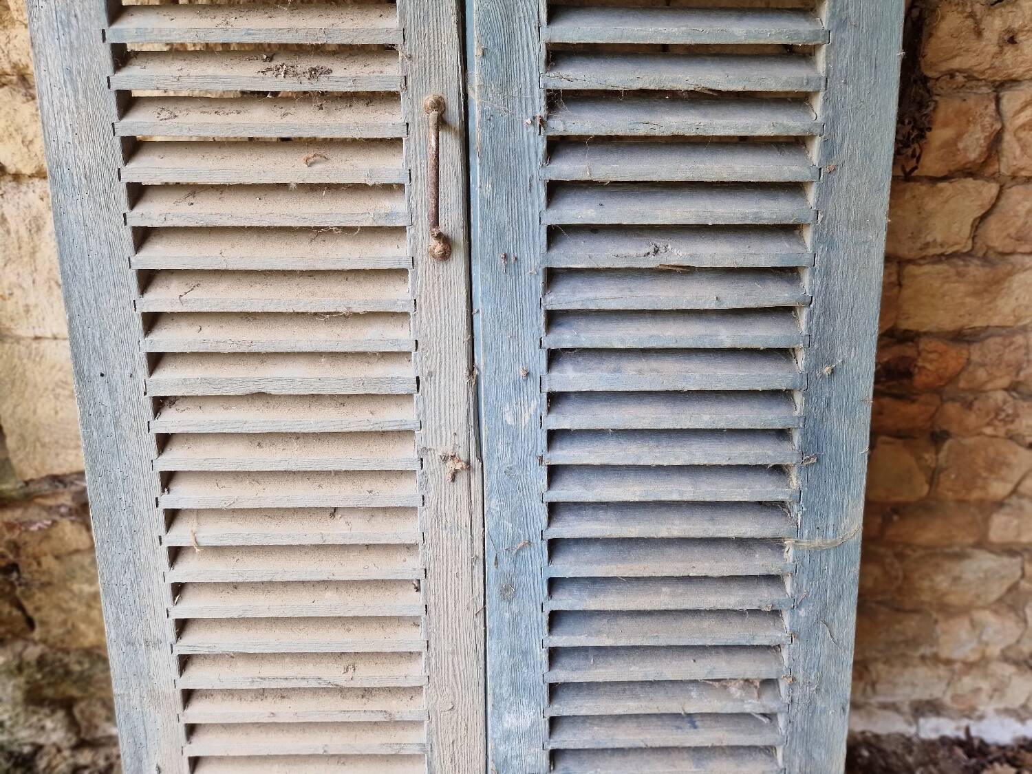 Paire de volets anciens persiennes bois