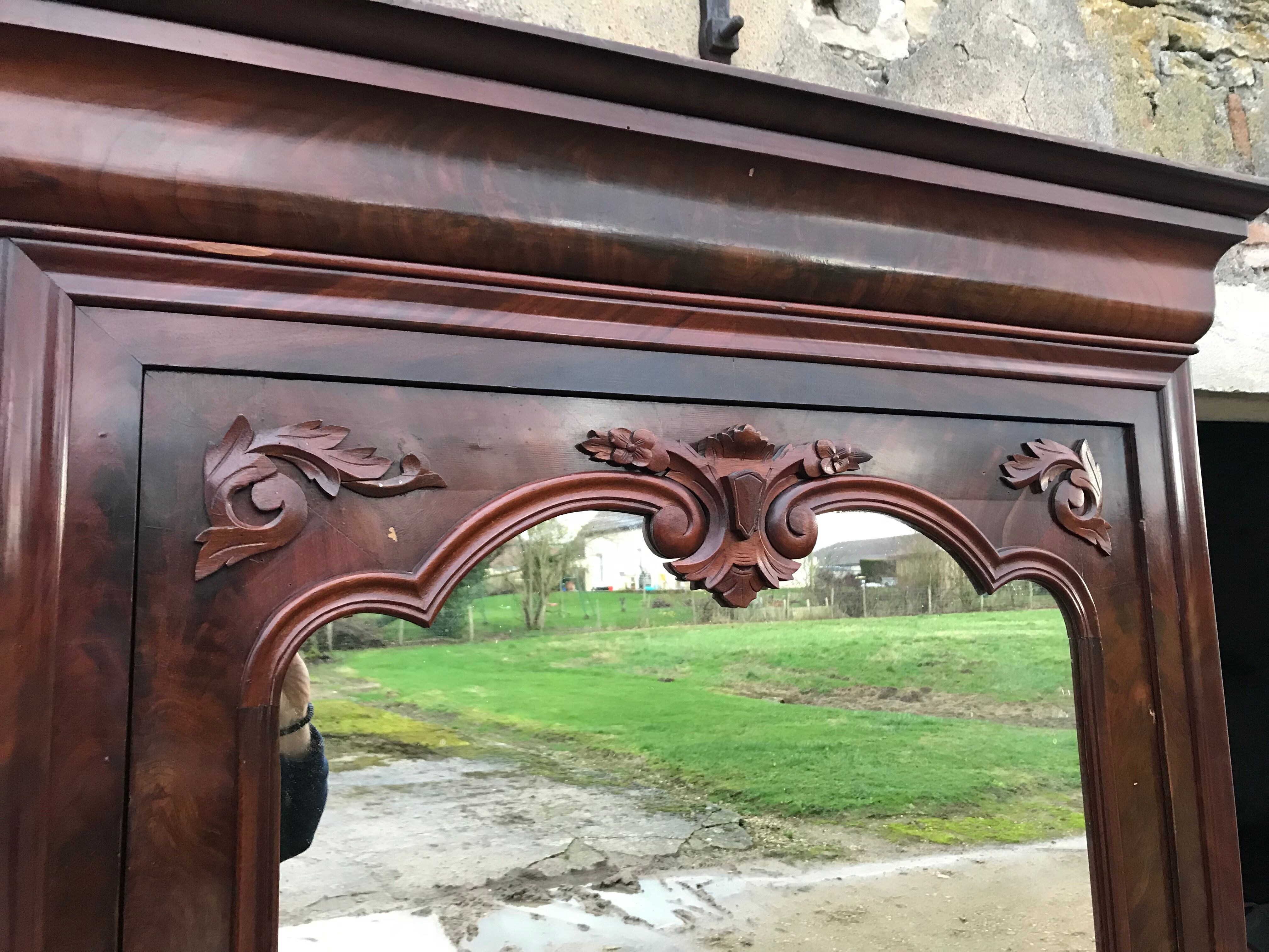Ice Louis Philippe mahogany Cabinet