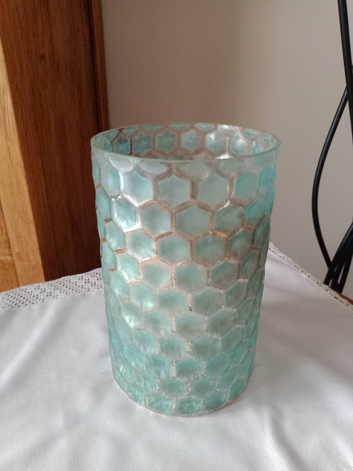 Cylindrical vase frosted honeycomb glass