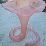 Vase en pate de verre rose