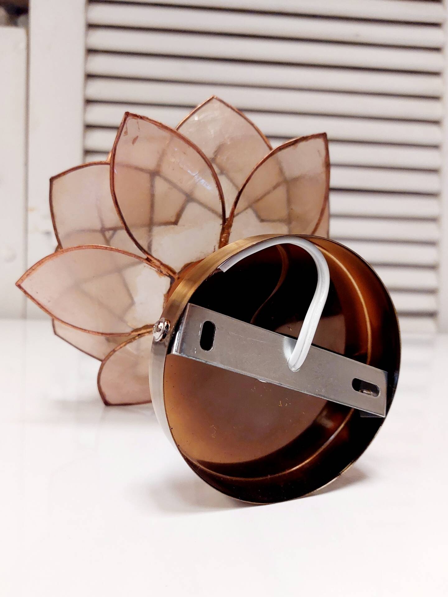 Applique fleur vintage en nacre 