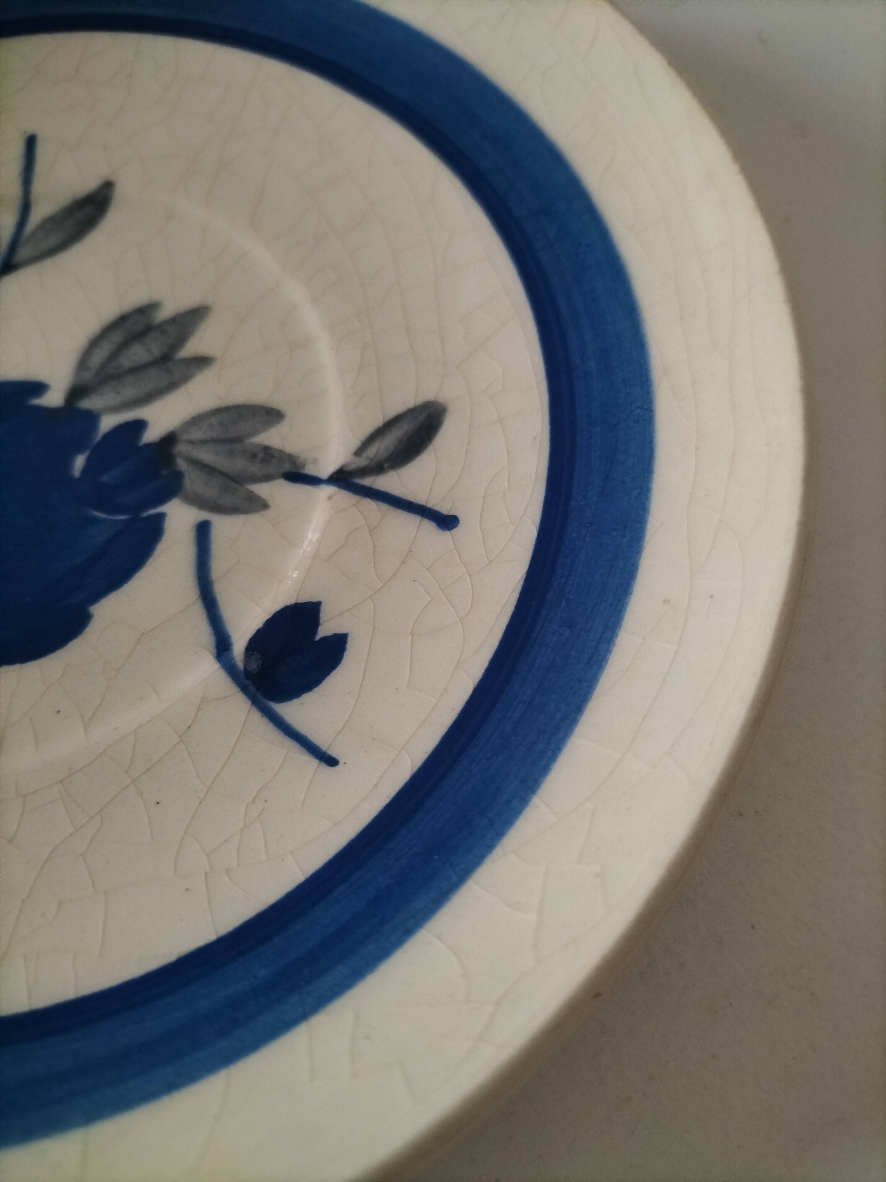 Rare assiette Gien modèle Guy – décor bleu peint à la main - fin 19ème